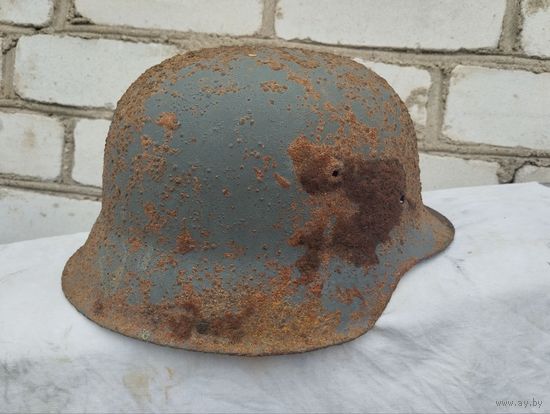 Каска М 42 крепкая, остатки краски, доп. фото пишите