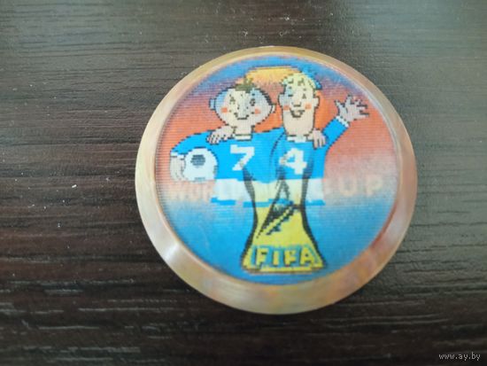 Значок переливашка Чемпионат мира по футболу 1974