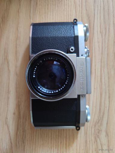 Praktika biotar1:2 f=5.8cm Carl Zeiss Jena nr.3402459 в комплекте оригинальный чехол и ножки в идеальном состоянии все работает