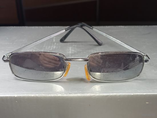 Винтажные очки 90-х годов .Предсезонная распродажа Винтажных солнцезащитных очков с рубля !