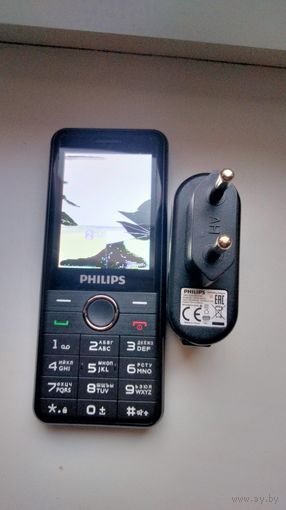 Philips Xenium E172, акб держит 2 недели.