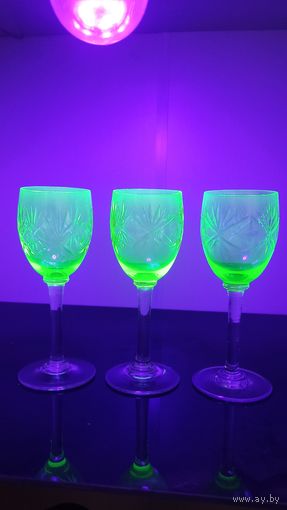 Фужеры ЛЗХС, 3 шт урановое стекло, в идеальном состоянии