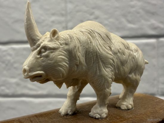 Фигурка из БИВНЯ МАМОНТА. 5. На камне.   Распродажа коллекции!!!