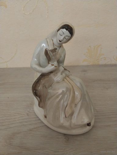 Редкая статуэтка в реставрацию. С рубля.