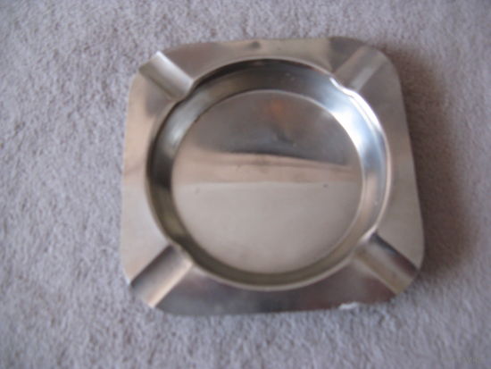 Пепельница металлическая