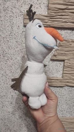 Очаровательный Олов Disney высота 23 см. Покупали в Германии.