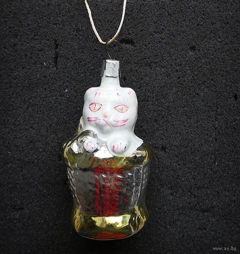 Елочная игрушка СССР . Котенок в корзине.