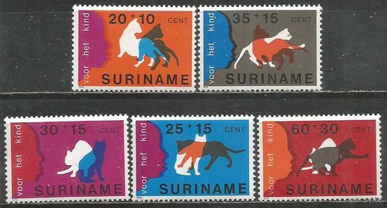 Нидерландский Суринам. Кошки. 1978г. Mi#844-48. Серия.