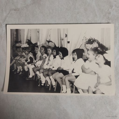 Фотография. История СССР в лицах. Новогодний утренник в детском саду.