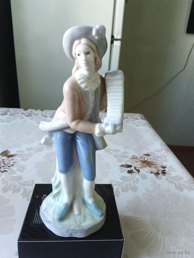 Мальчик с гармошкой,