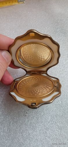 ПУДРЕНИЦА РАКУШКА СЕРЕБРО ПОЗОЛОТА  СССР винтаж   Распродажа Коллекции !!! . Экспресс  Аукцион НЕ с рубля без МПЦ и прочего 3 ДНЯ  .Много лотов в продаже .