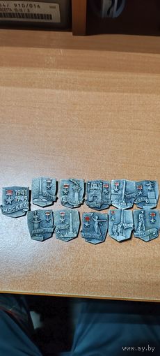 Значки. Города герой.