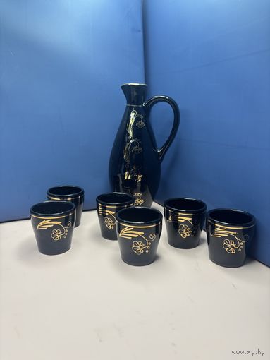 Винтажный набор из керамики графин и 6 рюмок