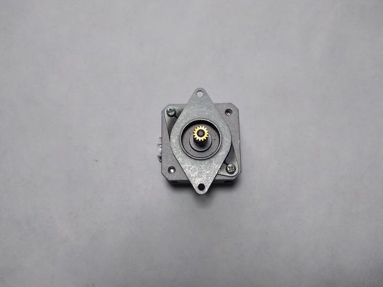 Шаговый двигатель SHP-42D0019
