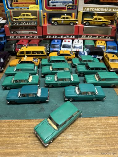 Москвич 427, цвет кипарис. 11 февраля в среду намечаем вечер в зеленых тонах и оттенках. Ставим будильник на 22-00 и пополняем коллекцию саратовских моделей!