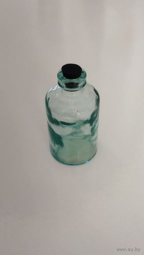 Бутылка аптечная.