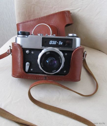 Все лоты с рубля.Фотоаппарат ФЭД 5В с объективом И-26М,СССР