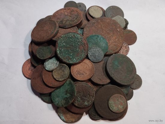100 старых медных монет
