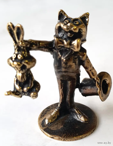 Статуэтка миниатюра Кот фокусник Бронза