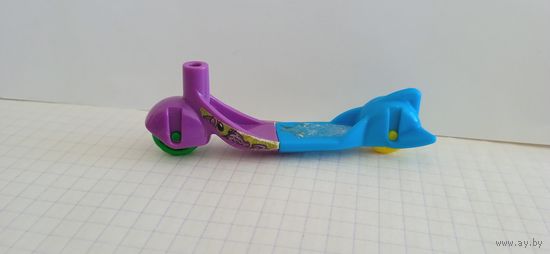 Коллекционная игрушка из Киндер сюрприза. Самокаты. 2015г. (Roller 300). FS 064. 15