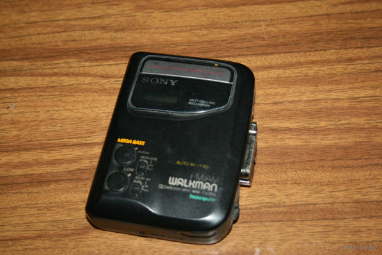Плеер Sony Walkman начало 90-х