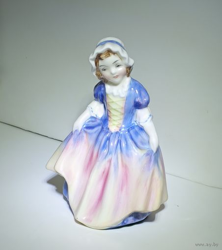 Изящная маленькая девочка,статуэтка Royal Doulton.