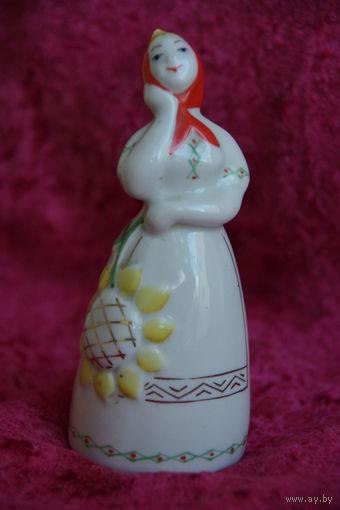 Статуэтка фарфоровая " Девушка с подсолнухам " МФФЗ целая