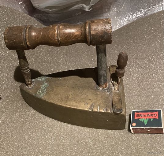 Бронзовый утюг ! Редкость !!!