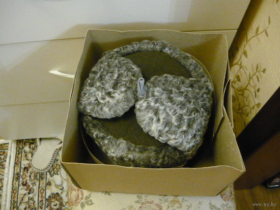 Шапка каракулевая и варатник