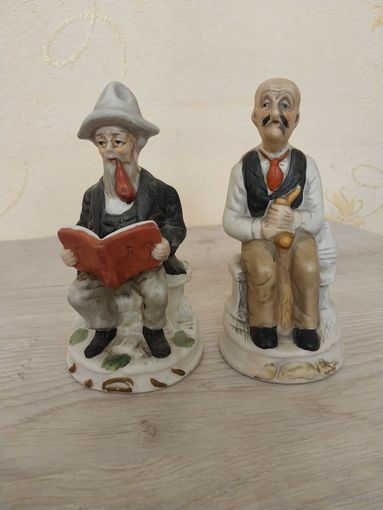 Две статуэтки одним лотом с рубля.