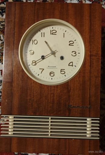 Часы настенные СССР. Янтарь. Состояние!