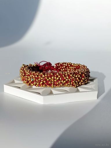 Широкий вязаный браслет из бисера