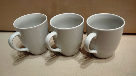 Набор  белых чашек. Новые. Дешево. Распродажа