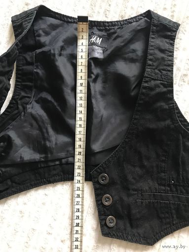 Чорная камізэлька H&M Черный жилет