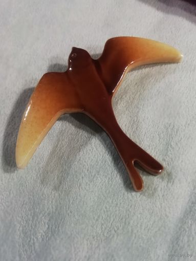 Брошь Стриж. Целлулоид. 6х5 см.