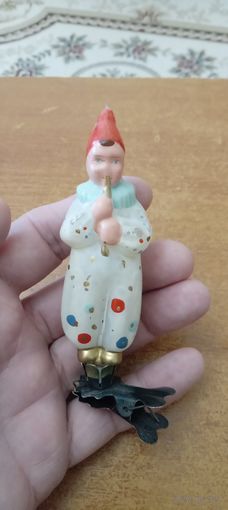 Клоун с дудочкой