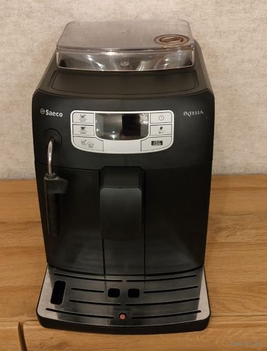 Кофемашина Saeco Intelia HD8751