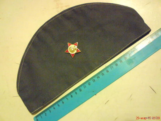 Пионерская пилотка с Значком