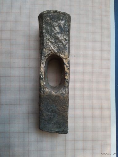 Бронзовый молоток.