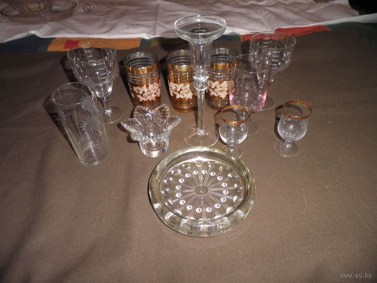 Посуда из СССР,стекло,хрусталь,подсвечники,пепе льница,стаканы,фужеры,рюмки 12 предметов.