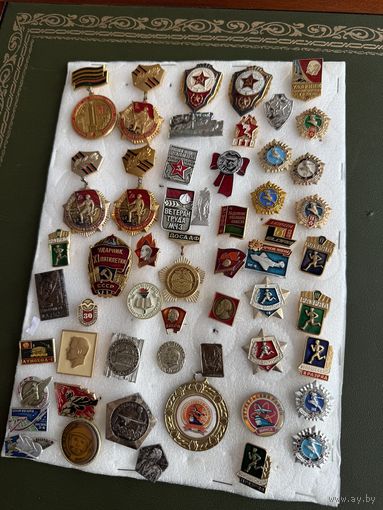 Значки с рубля