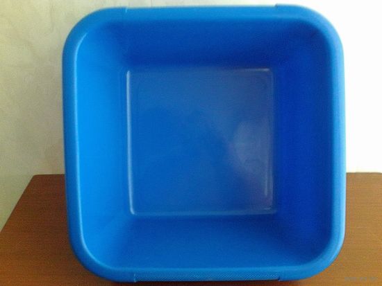 Квадратный Контейнер  для Продуктов - Размеры: 22х22 см - Высота - 11 см.