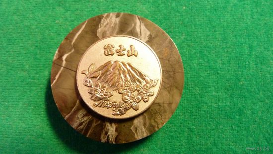 Памятный жетон Гора Фуджы в Японии в запайке