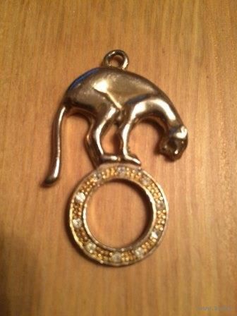 Красивый кулон/подвеска р. 5 на 3 см. Цвет золото.