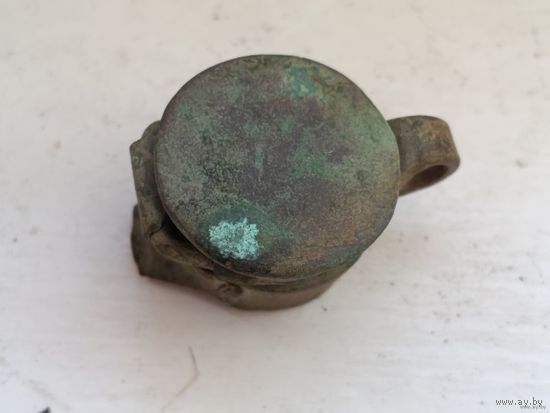 Латуневая часть от курительной трубки крышка легко двигается не открывал