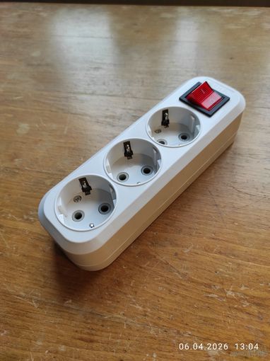 Колодка удлинителя 3гн с выкл. 16А 3,5 кВт с з/к EKF