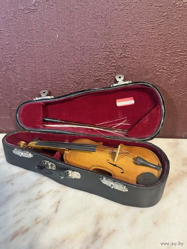 Винтажная скрипка с мелодией, Европа много лотов с рубля
