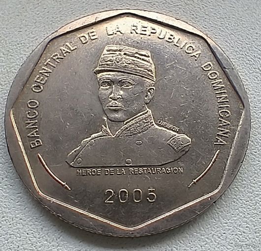 Доминикана 25 песо, 2005  3-7-9