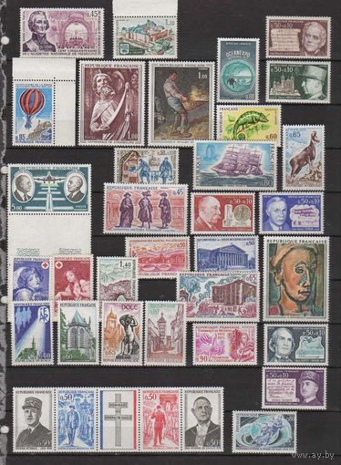 Франция.НЕПОЛНЫЙ ГОДОВОЙ НАБОР 1971.ЧИСТЫЕ МАРКИ БЕЗ НАКЛЕЕК !