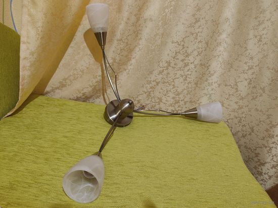 Люстра 3-рожковая с плафонами